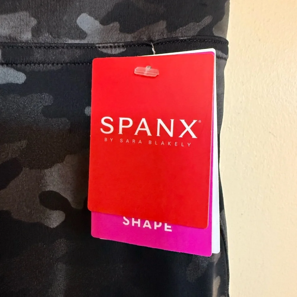 SPANX Dark Gray Black Camo Faux Leggings XS NWT